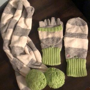 American Eagle Outfitters scarf & mitten/glove set